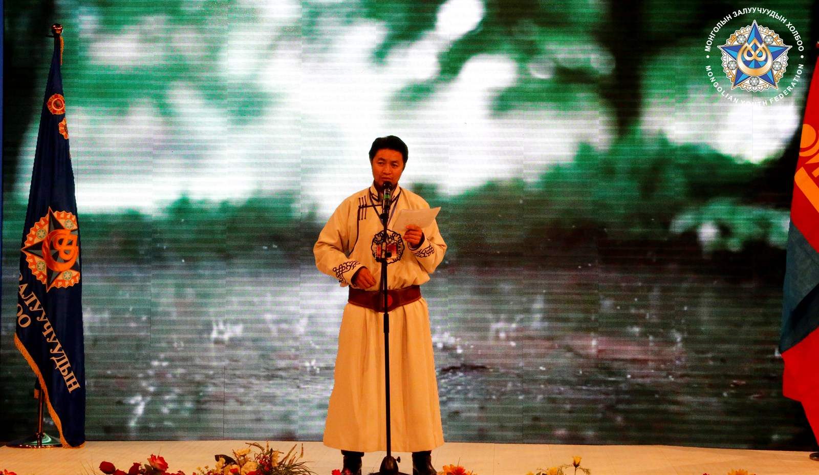 “Цагаан Уул-2017” шүлгийн наадамд Э.Гантулга тэргүүлжээ